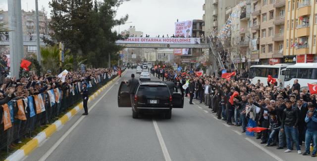 Başbakan Erdoğan'a bayraklı çoşku seli