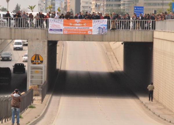 Son anda eteğinden yakaladılar