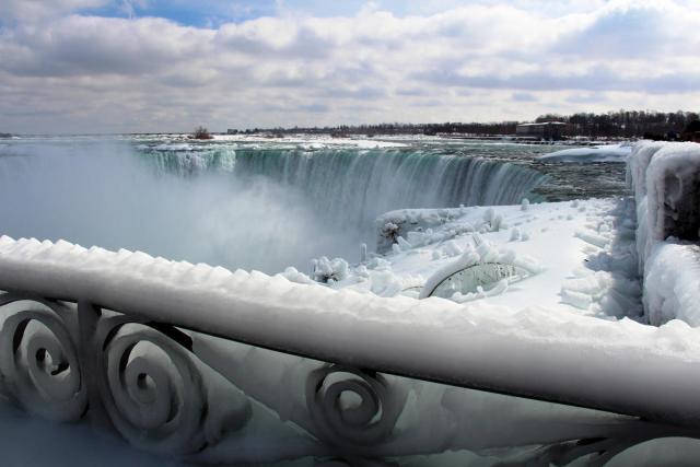 Niagara Şelalesi’nde rekor donma