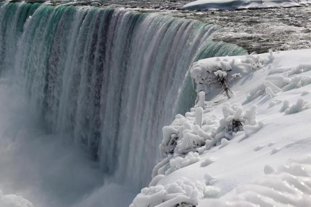 Niagara Şelalesi’nde rekor donma