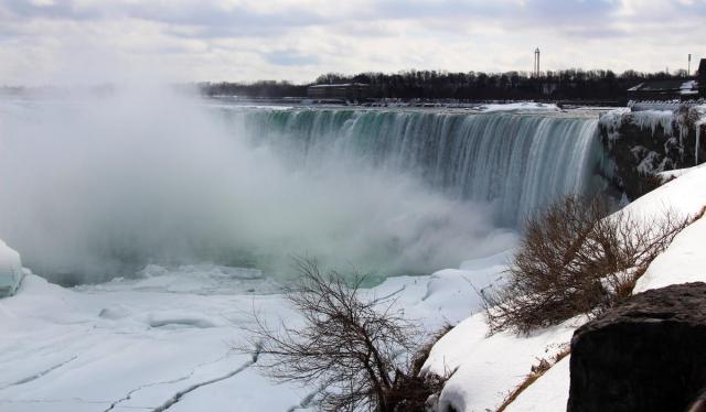 Niagara Şelalesi’nde rekor donma