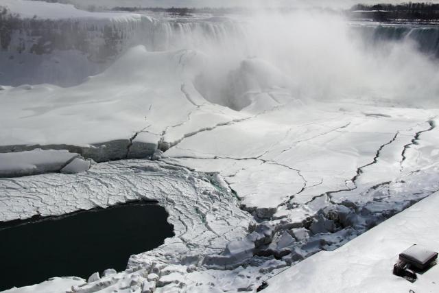 Niagara Şelalesi’nde rekor donma