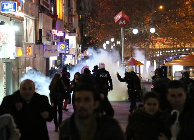 Berkin Elvan'ın ölümü protesto edildi