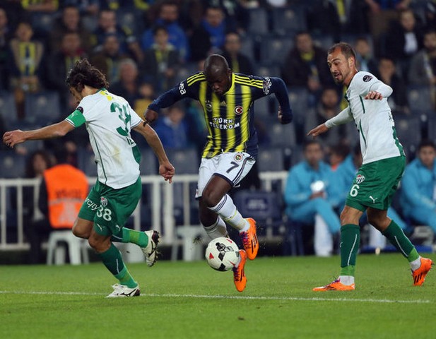 Lider Fenerbahçe durmuyor