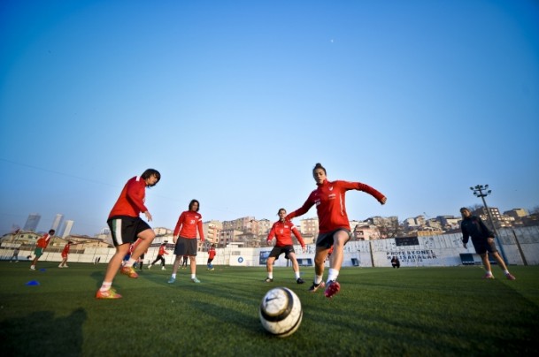 Kadınlar futbolda da oldukça iddialı!