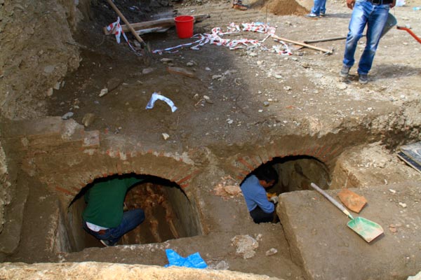 Temel kazan işçiler gözlerine inanamadı