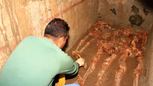 Temel kazan işçiler gözlerine inanamadı