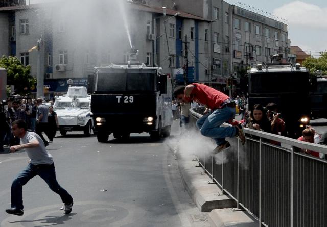 Polisler zor anlar yaşadı!