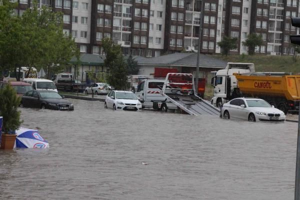 Ankara'yı sel aldı!