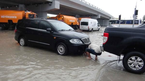 Ankara'yı sel aldı!