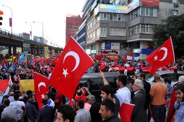 Ülkü Ocakları'ndan "bayrak" yürüyüşü