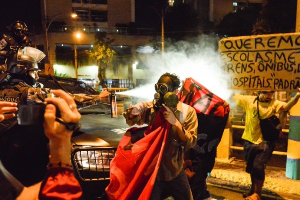 Dünya Kupası protesto edilmeye devam ediyor