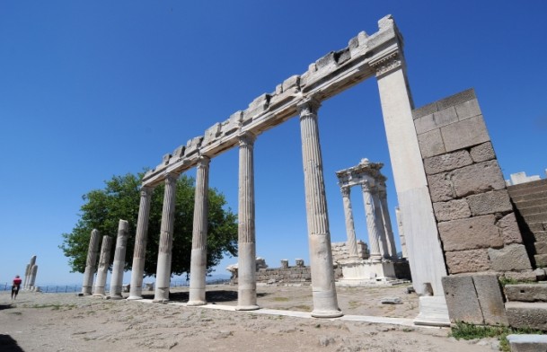 Bergama Dünya Mirası Listesi'nde (İlklerin kenti )