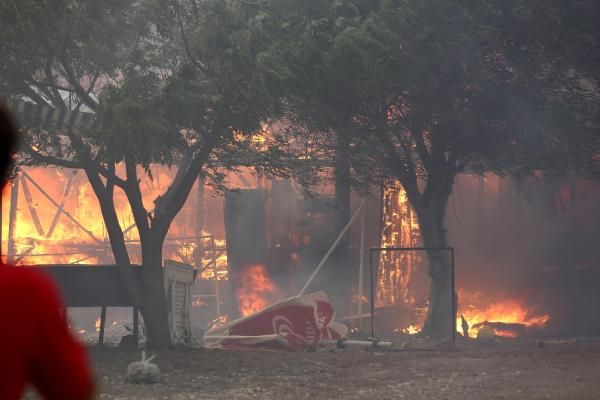 Turizm cenneti alev alev yandı!