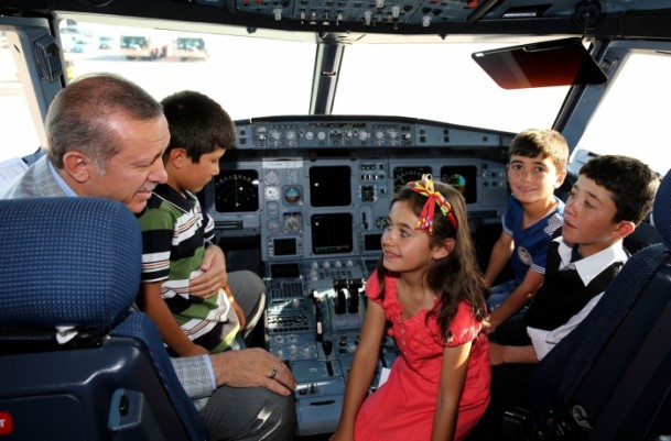 Cumhurbaşkanı adayı ve Başbakan Erdoğan Antalya'daydı!