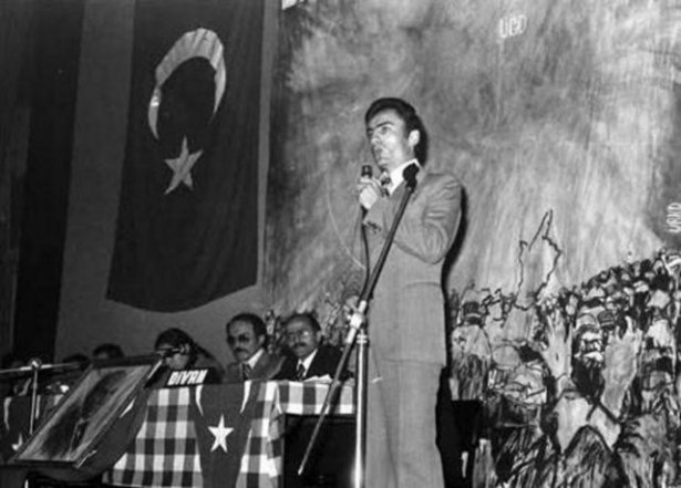 Ahmet Davutoğlu'nu böyle görmediniz