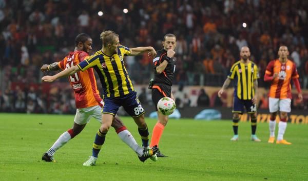 Galatasaray-Fenerbahçe derbisinden kareler