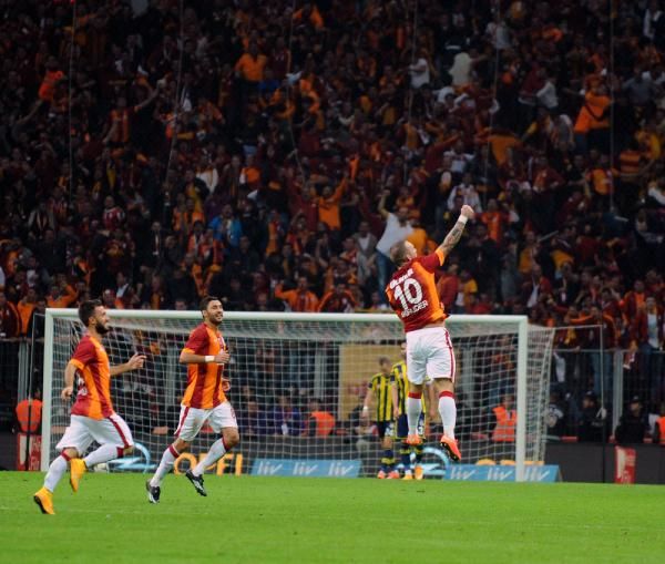 Galatasaray-Fenerbahçe derbisinden kareler