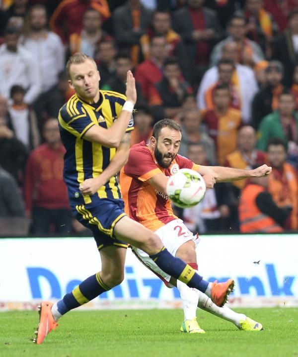 Galatasaray-Fenerbahçe derbisinden kareler