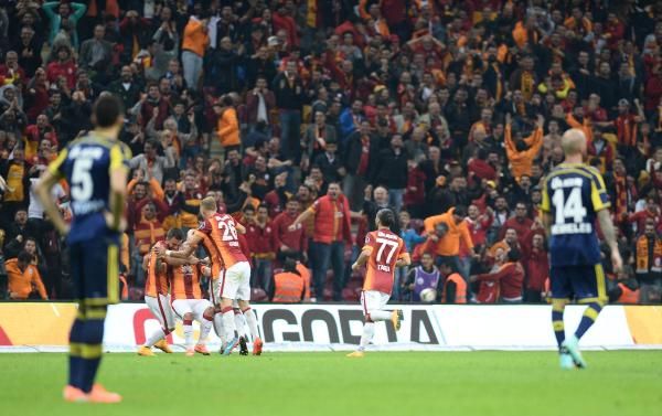 Galatasaray-Fenerbahçe derbisinden kareler