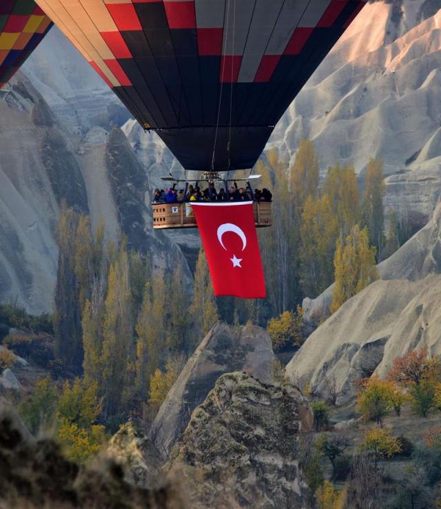 Balonlar Cumhuriyet Bayramı için havalandı