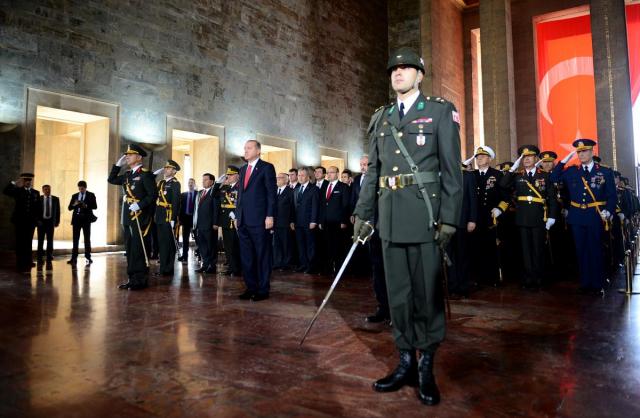 Devletin zirvesi Anıtkabir'de