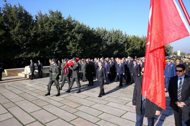 Bütük Önder Atatürk Anıtkabir'de törenle anıldı