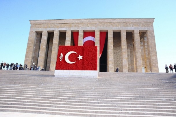 Bütük Önder Atatürk Anıtkabir'de törenle anıldı