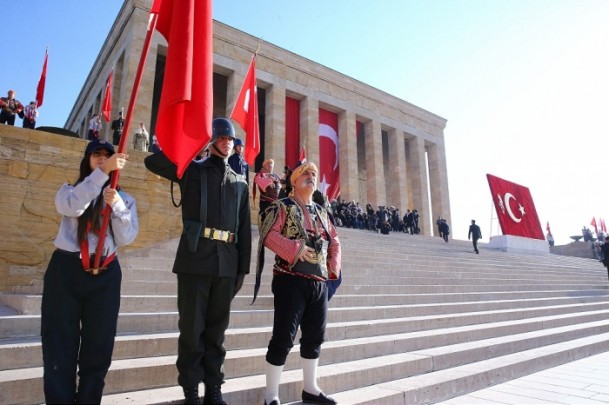 Bütük Önder Atatürk Anıtkabir'de törenle anıldı