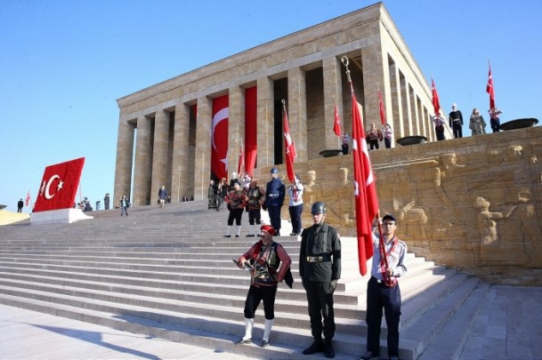 Bütük Önder Atatürk Anıtkabir'de törenle anıldı