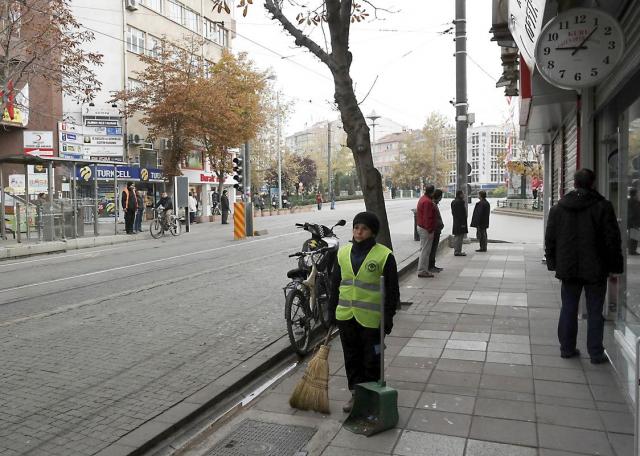 Saat 9'u 5 geçe Türkiye'de hayat durdu