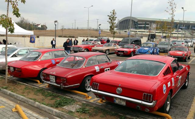 Bursa'da klasik otomobil turu