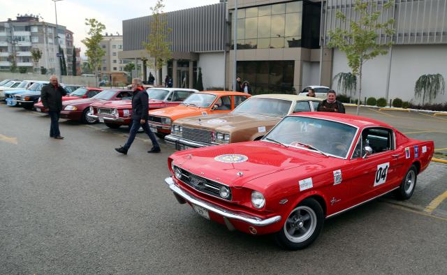 Bursa'da klasik otomobil turu