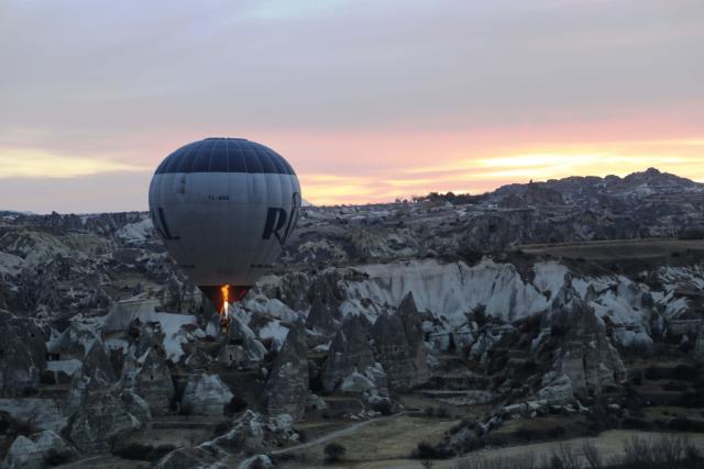 Kapadokya semaları balonlarla renkleniyor