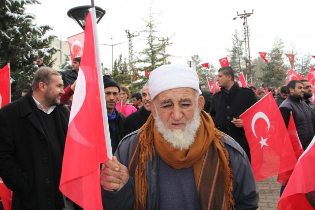 Mardin'de, "Teröre lanet" mitingi ve yürüyüşü