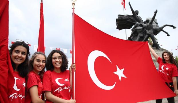 19 Mayıs törenlerle kutlanıyor