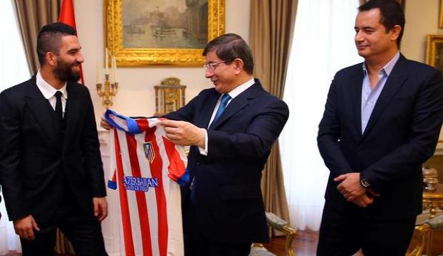 Acun Ilıcalı ve Arda Turan Davutoğlunu ziyaret etti