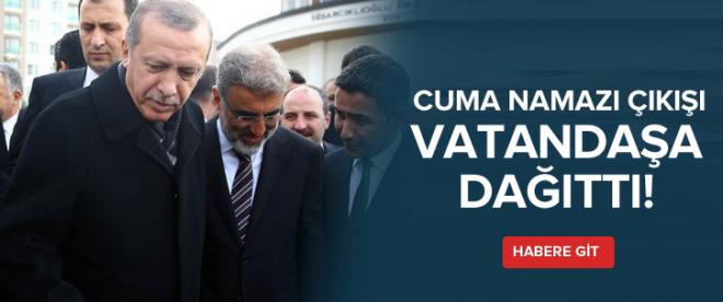 Erdoğan vatandaşa simit dağıttı