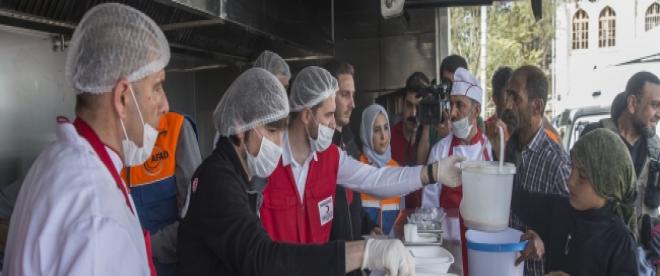 Afrinde &quot;yardım seferberliği&quot; devam ediyor