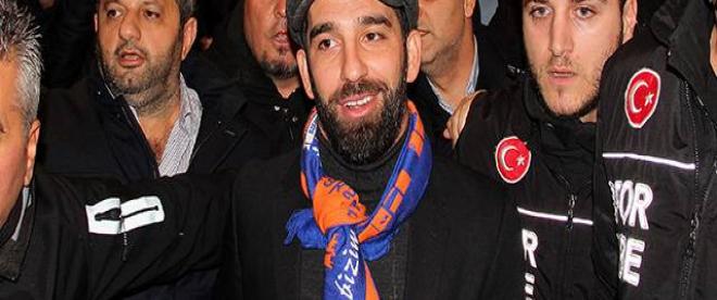 Arda Turan resmen Medipol Başakşehirde