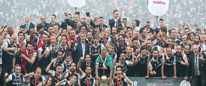 Beşiktaş şampiyonluk kupasını aldı