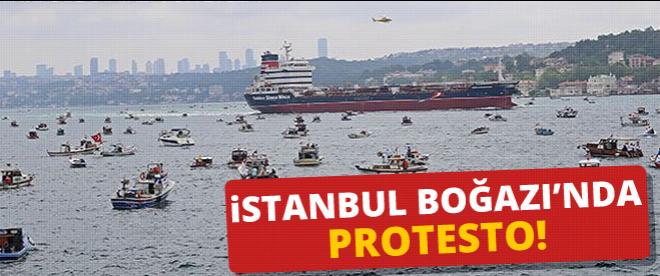 İstanbul Boğazın'da petrol gemisine protesto