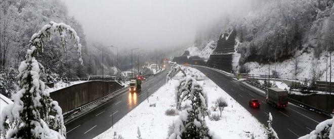 Bolu Dağında kar yağışı etkisini artırdı