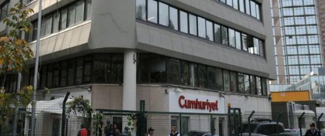 Cumhuriyet gazetesi internet sitesi yayın yönetmeni Oğuz Güven gözaltına alındı.