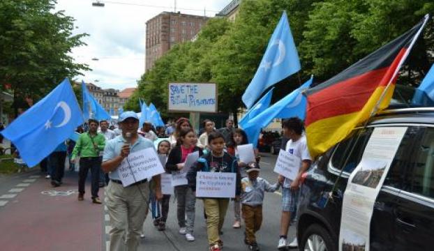 Uygur Türkleri Washingtonda Çini protesto etti