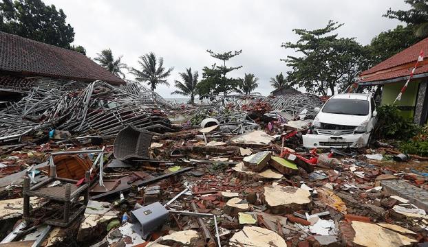 Endonezyadaki tsunamide ölü sayısı artıyor