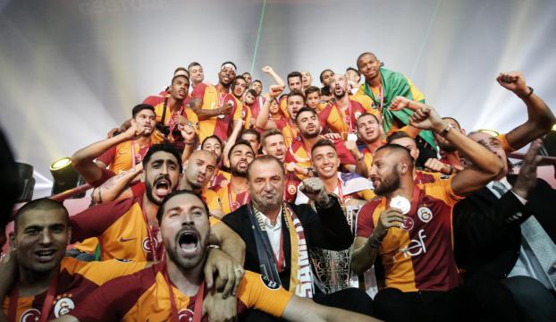 Galatasaray, şampiyonluğu kutluyor
