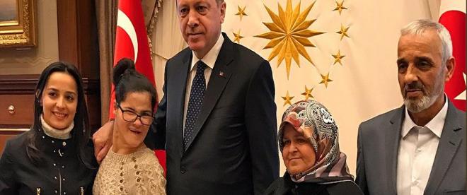 Cumhurbaşkanı Erdoğanın portresini çizen Gülşah Külliyede...