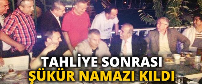 Hanefi Avcı şükür namazı kıldı