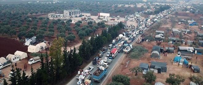 İdlibden Türkiye sınırına yaklaşık 20 bin sivil daha göç etti